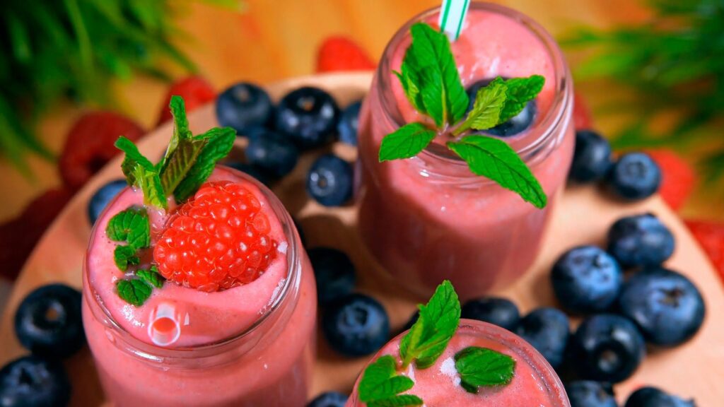 7 Ways to Use DaVinci Smoothie Mixes This Summer